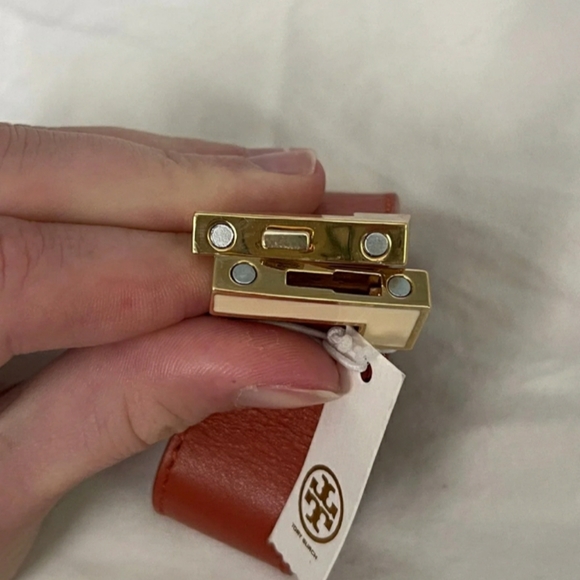 Brand New w/ tag Tory Burch Cuff! Great gift - Picture 2 of 5